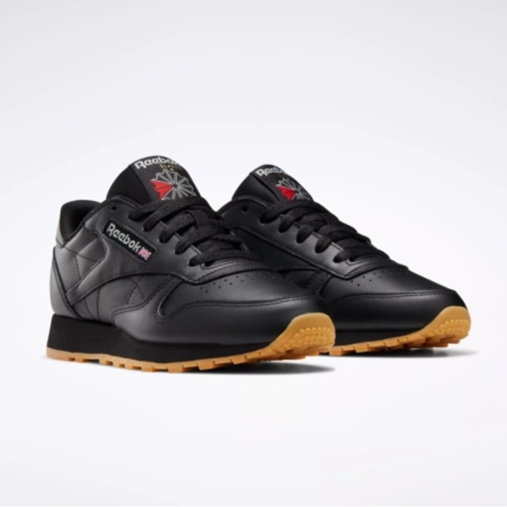 Classic black leather Reebok shoes size 8